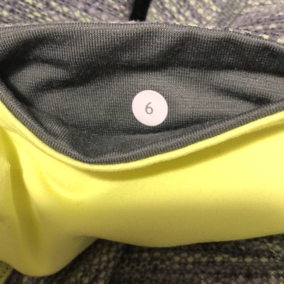 🌹Lululemon cropped leggings size 6 - Picture 4 of 4